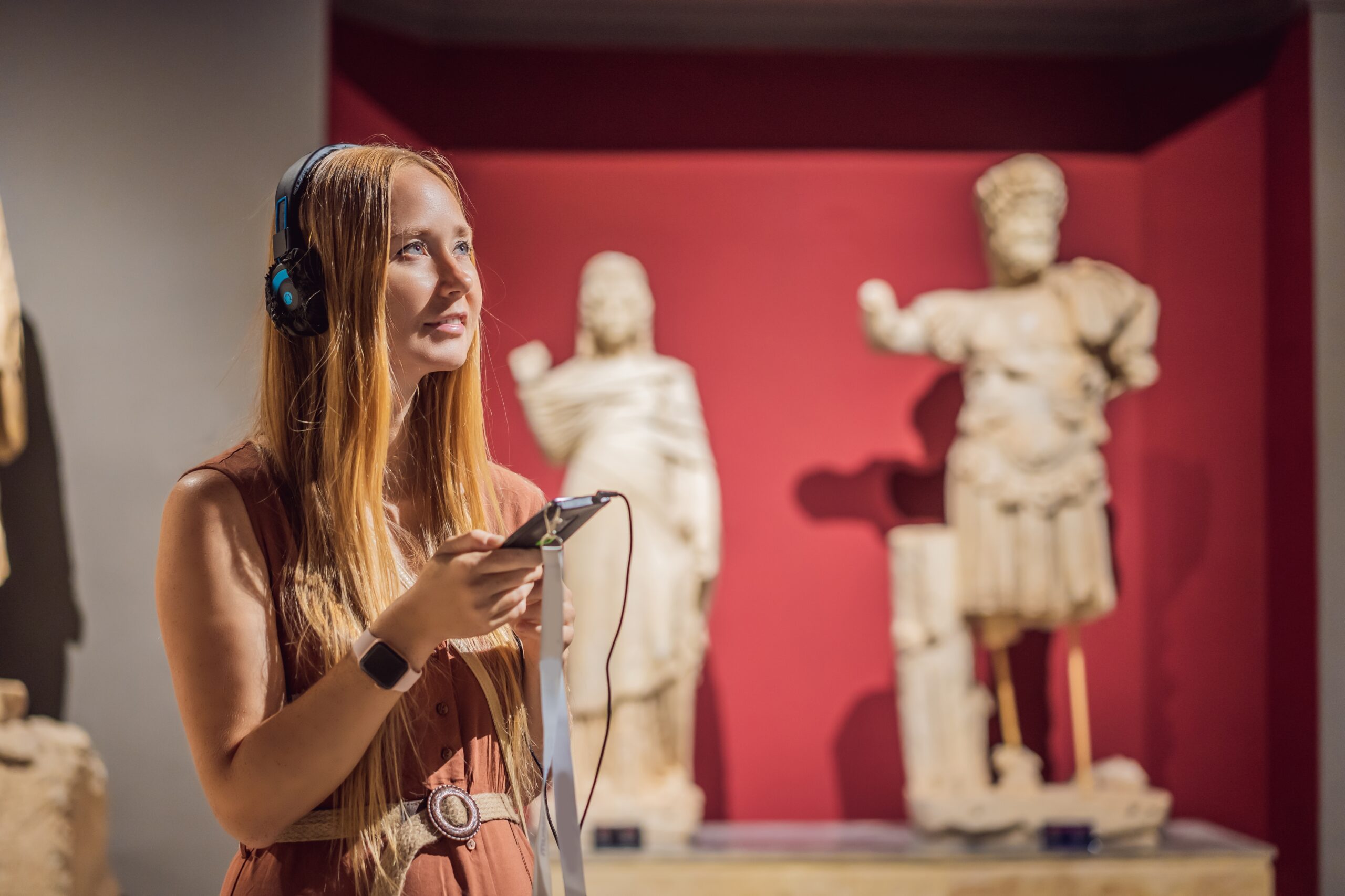 Multilingual audio guide displayed on a smartphone